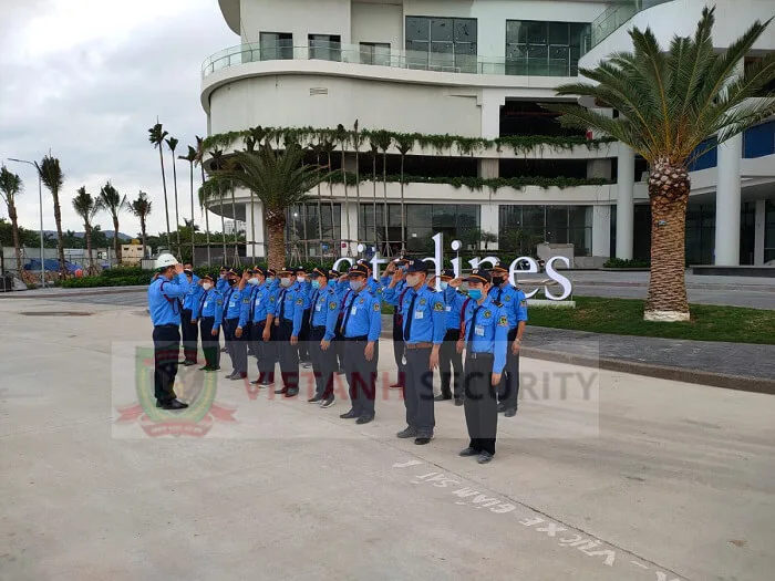 Nhân viên bảo vệ thực hiện đúng nội quy bảo vệ Nhân viên bảo vệ thực hiện đúng nội quy bảo vệ