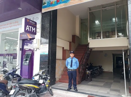 Bảo vệ máy ATM tại ngân hàng