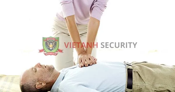 Ép tim ngoài lồng ngực nếu bệnh nhân có dấu hiệu ngưng thở
