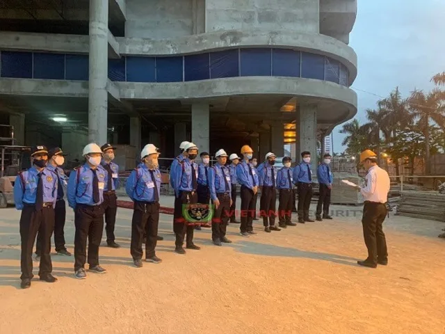 nhân viên bảo vệ