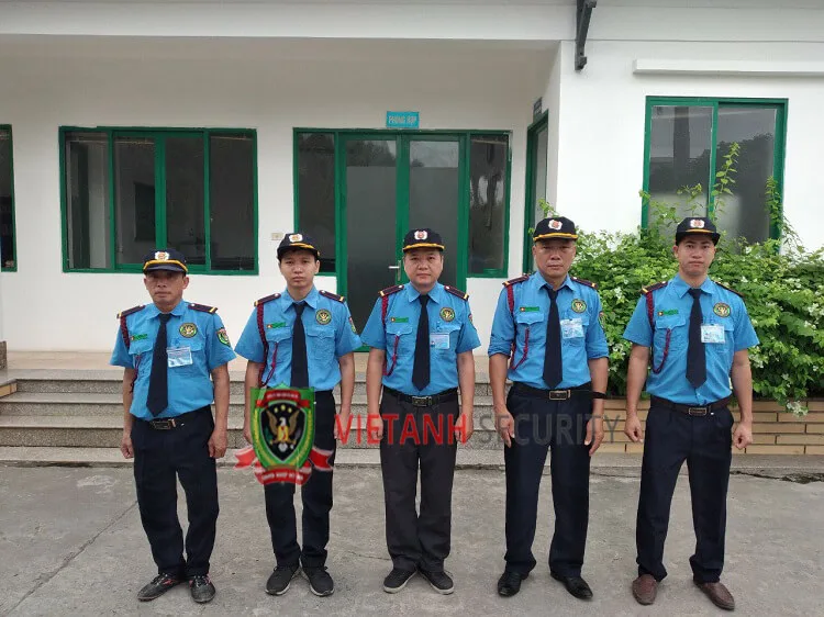 Đội ngũ bảo vệ thực hiện nhiệm vụ tại Công ty Viglacera