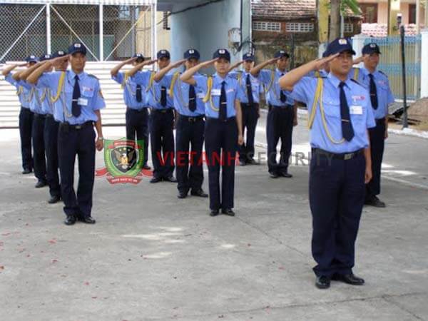 Bảo vệ Việt Anh với đội ngũ bảo vệ tinh nhuệ, chuyên nghiệp