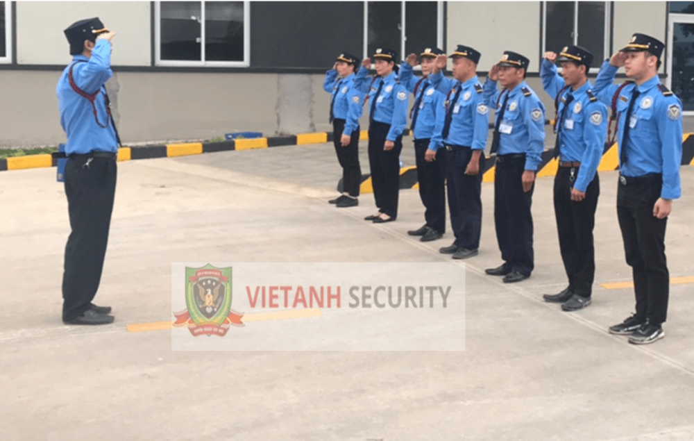 Bảo vệ Việt Anh tiến hành nhiệm vụ tại Công ty cổ phần CRC Solar Cell 