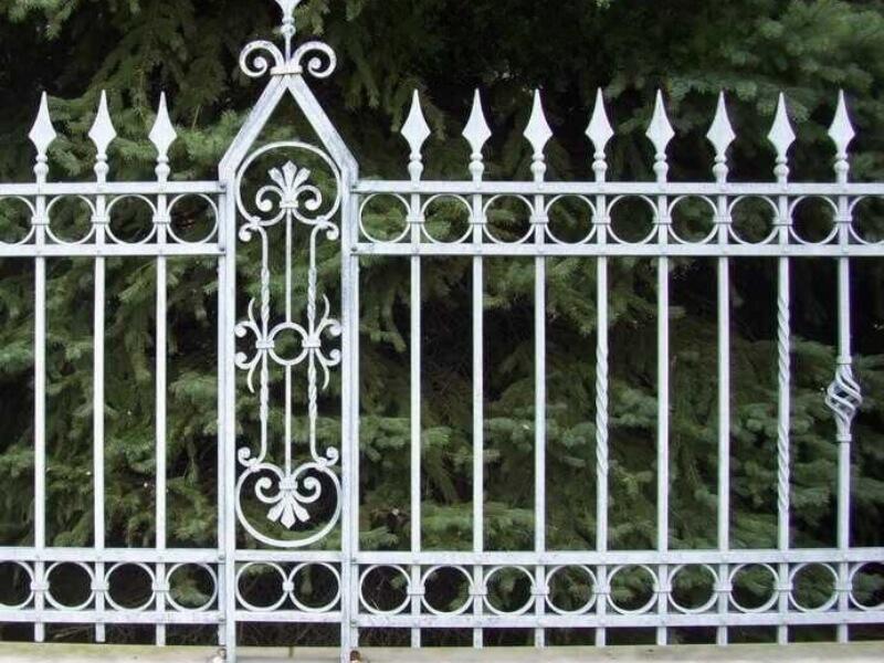 Hàng rào mũi giáo 1