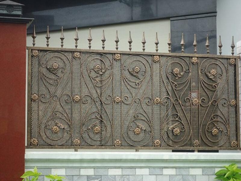 Hàng rào mũi giáo 2