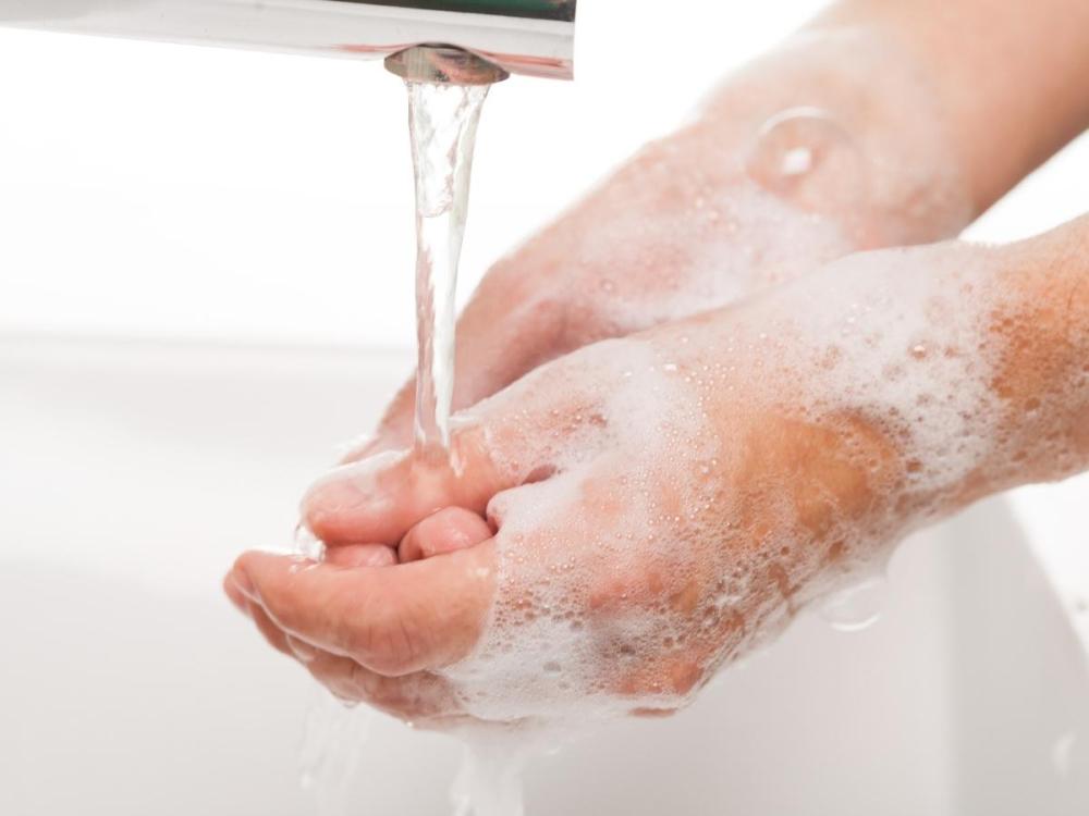 Rửa sạch tay trước khi ăn