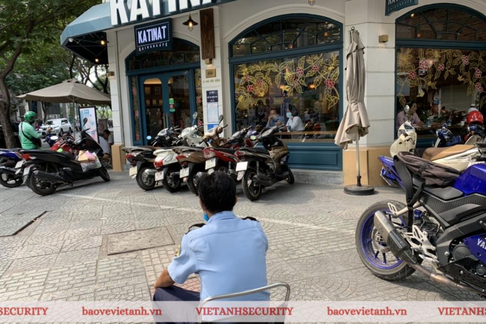 Nhiệm vụ của nhân viên bảo vệ quán cafe Nhiệm vụ của nhân viên bảo vệ quán cafe
