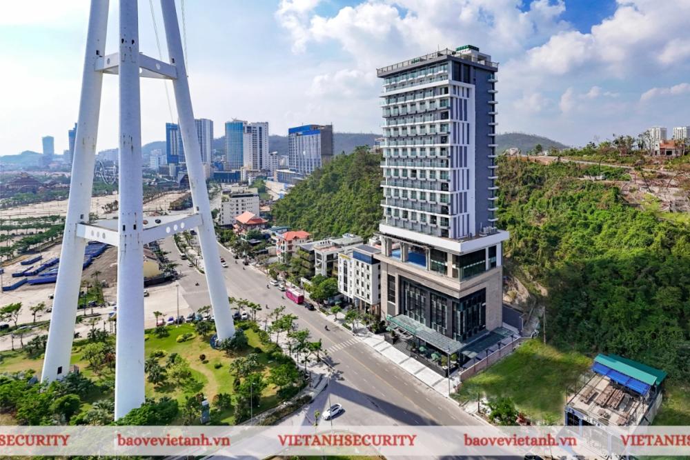 Khách sạn Wyndham Grand Hạ Long